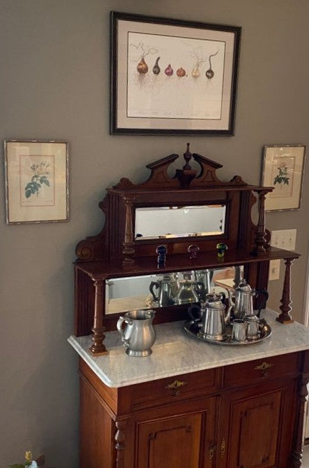 "Bulbs in a Line" is the signature piece of this collection. It has been highly praised and sought after by garden lovers, home decorators, and those that see and recognize the excellence of the piece.